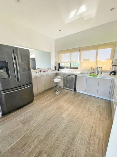 Imagen 5 de 14 de Venta Casa En La Tahona, 3 Dor, Serv. Completo, Cocheras
