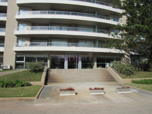 Imagen 9 de 17 de Departamento En Venta Y Venta A Mts De Avenida Roosevelt.