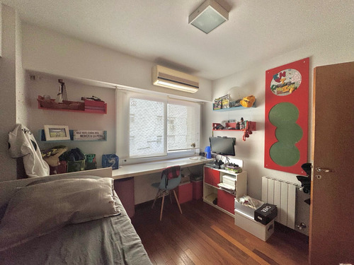 Venta - Departamento De Tres Dormitorios Con Balcón Y Cochera En Centro Río, Rosario