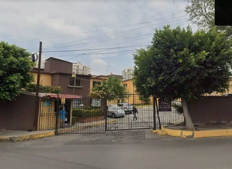 Venta De Casa En Fraccionamiento En Jardines De Atizapan, Av. De Las Colonias Mbaez