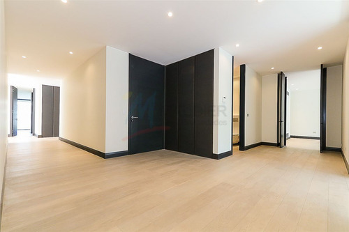 Departamento En Venta De 4 Dorm. En Las Condes