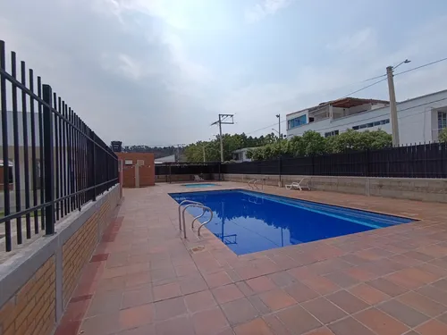 Casa En Arriendo En Prados Del Este. Cod A30500