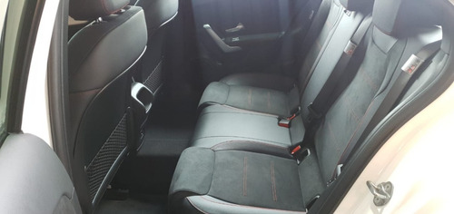 Imagen 6 de 12 de Mercedes Benz A200 Sedán