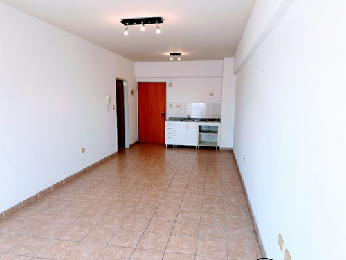 Venta Monoambiente Con Balcon Muy Luminoso Flores