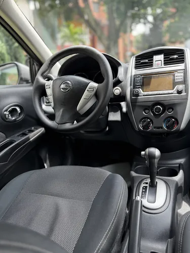 Nissan Versa 1.6 Advance
