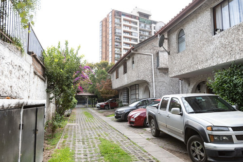 Inmejorable Casa En Condominio En El Mejor Sector De Ñuñoa