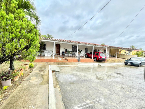 Kl Vende Espectacular Casa Concepto Abierto Moderna En Cabudare #24-26224