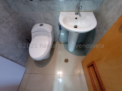 Oficina En Venta En Wtc Mañongo Naguanagua Carabobo Excelente Ubicación Pisos Con Porcelanato Aire Acondicionado Gmp