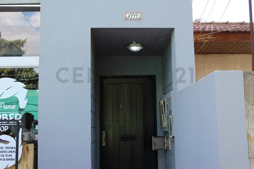 Imagen 3 de 10 de Venta De Edificio En Block. 7 Departamentos Y 2 Locales.