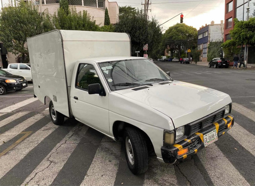 Imagen 3 de 12 de Nissan Np300 Estaquitas