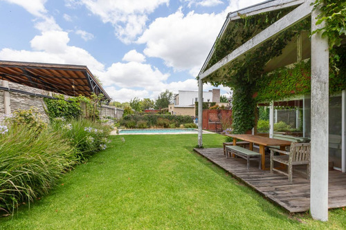 Venta Casa 4 Ambientes Con Piscina - Apto Credito