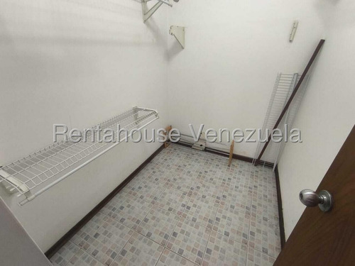 Amplio Tonwhouse Con Excelente Areas Sociales En Venta En El Cafetal Yf