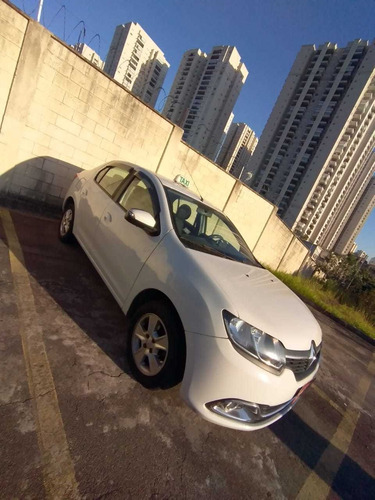 Renault Logan 2015 1.6 Dynamique Hi-power 4p