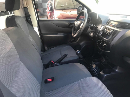 Imagen 2 de 7 de Nissan Np300 2017 2.5 Pick-up Dh Pack Seg Mt