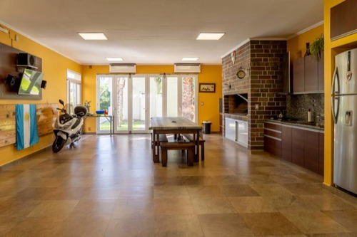Imagen 3 de 10 de Venta Casa Quinta Junin Buenoa Aires Amplia, Comoda Y Luminosa Con Todas Las Comodidades! A 3km De La Ciudad.