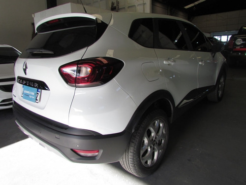 Imagen 8 de 12 de Renault Captur 2.0 Zen Modelo 2019