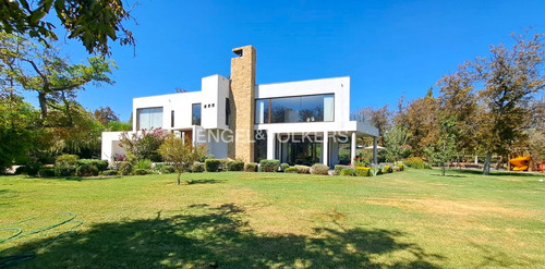 Espectacular Casa En Venta Chicureo, Sector Campestre