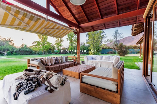 Casa En Arriendo De 4 Dorm. En Colina