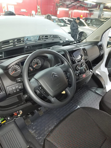 Imagen 6 de 25 de Citroën Jumper 2023 2.2 435 L2h2 Hdi 130 Mt6