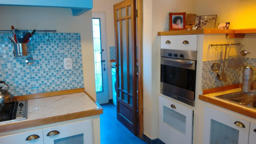 Imagen 10 de 30 de Excelente Chalet En Venta -zona Residencial Castelar Norte- 5 Ambientes- Toma Menor Valor