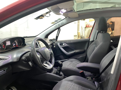 Peugeot 208 Feline 2013 En Marcha Y Andand Chocado Poloautos