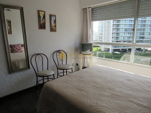 Apartamento En Venta Y Alquiler. Excelente Ubicación- Ref: 3383