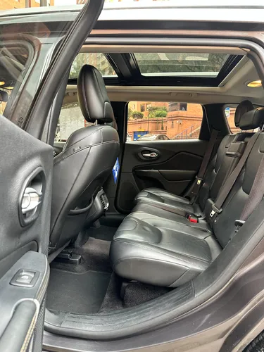 Jeep Cherokee 3.2 Longitude Plus