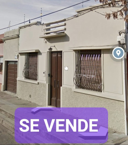Casa 2 Dormitorios, 2 Baños. Barrio Oeste.