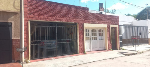 Casa 3 Dormitorios, 2 Coch., Barrio Mariano Comas