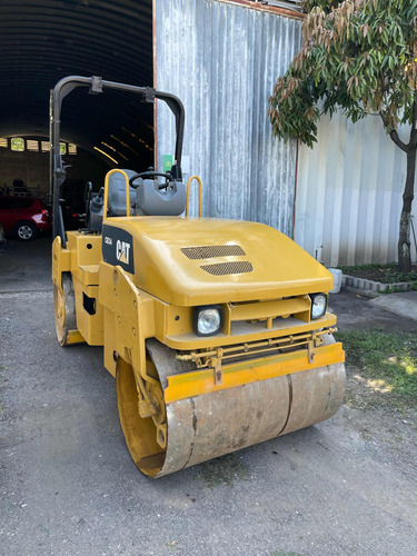 Vibrocompactador Tandem 4ton Caterpillar 2011 