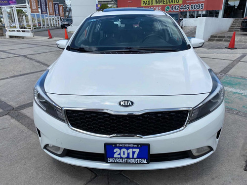 Imagen 3 de 13 de Kia Forte 2.0 Hb Sx Mt 2017