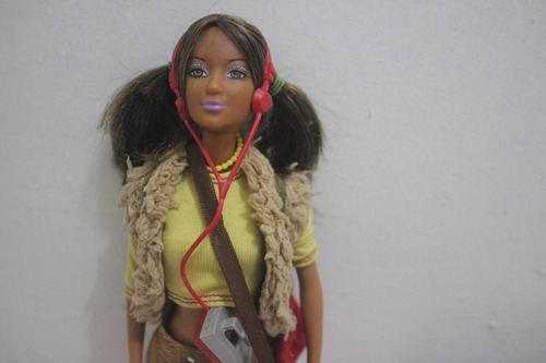 Muñeca Barbie + Accesorios Tienda Deportiva (Usado)