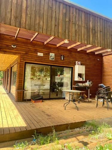 Terreno Con 3 Casas, Coliumo