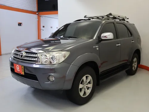 Toyota Fortuner 2.7 At 7psj 4x2