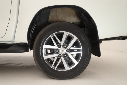 Imagen 17 de 20 de Toyota Hilux Srx 2.8 Dc 4x2 At