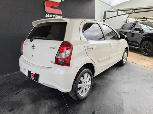 Toyota Etios X Plus 1.5 (Flex)