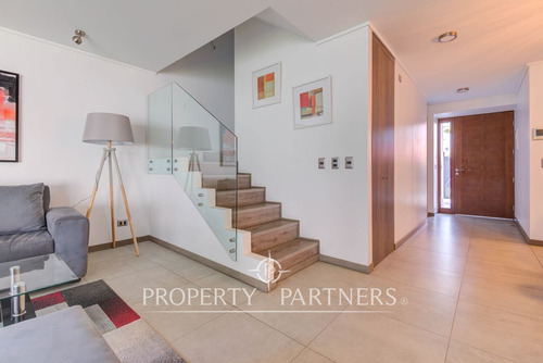 Amplio Townhouse En Excelente Ubicación 4d 3b 2e