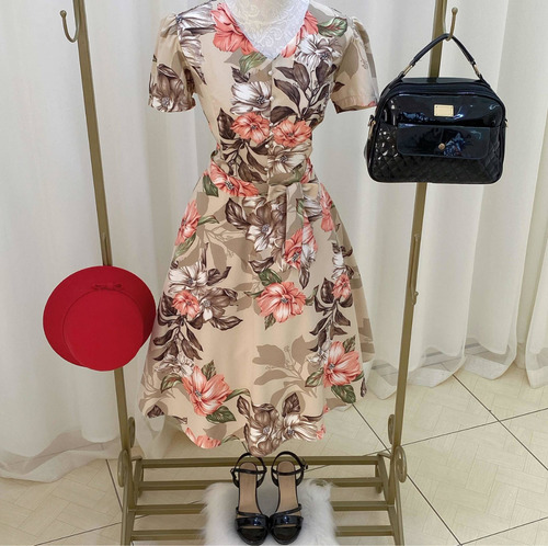 Imagem 7 de 8 de Vestido Rodado Gode Midi Bege Floral