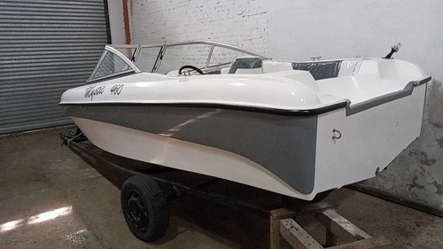 Lancha Larsen Marine Mistic 4.60
