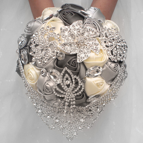 Imagen 7 de 9 de Ramo De Flores Artificiales Para Boda, Novia, Dama De Honor