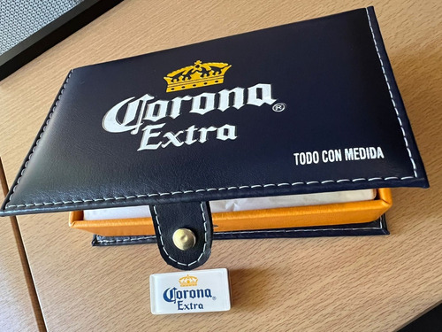 Domino Corona Extra Fondo Blanco Estuche Libro