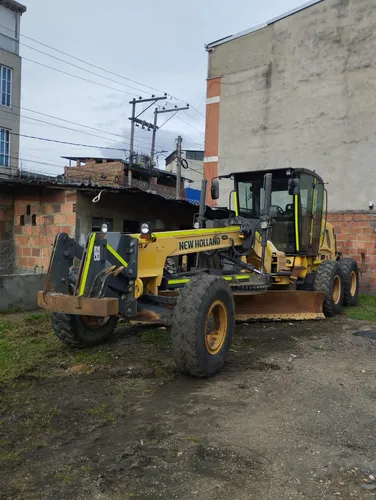 Motoniveladora Newholland 170b