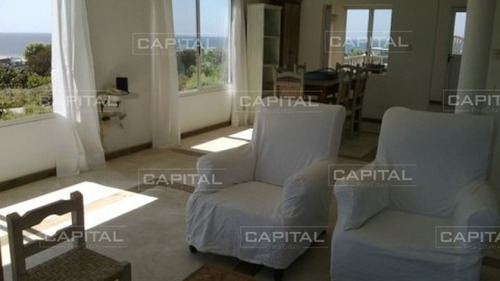 Casa En El Chorro Tres Dormitorios Mas Dependencia De Servicio En Venta - Ref: 25763