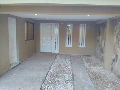 Imagen 8 de 19 de Casa - Adrogue