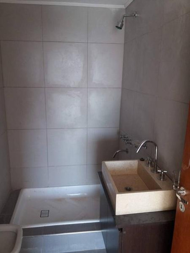 Imagen 8 de 20 de Departamento De 1 Dormitorio Con Cochera Y Balcón. Vista Al Río