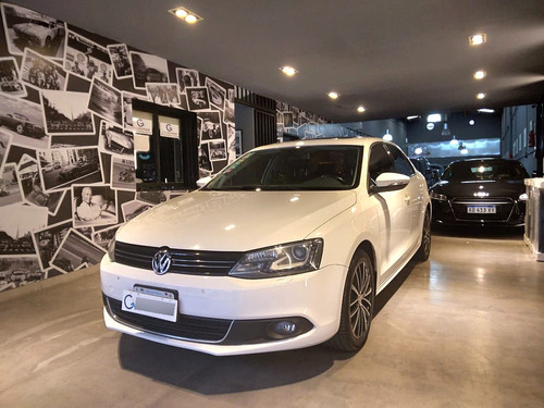 Volkswagen Vento 2.0 Sportline Tsi 200cv Bi-xenon Dsg