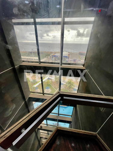 Venta Exclusivo Apartamento En Los Corales, Caraballeda, La Guaira, Vargas