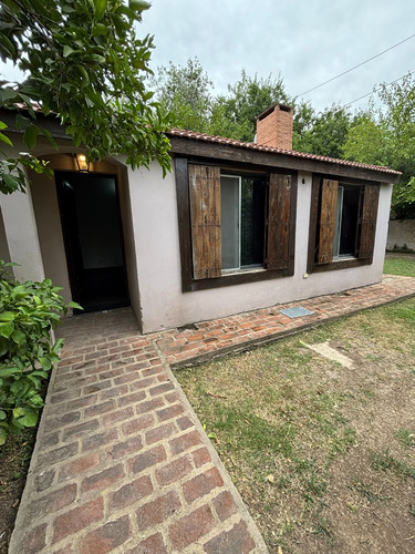 Casa De 3 Dormitorios Sobre Lote De 400m2
