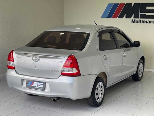 Imagem 4 de 15 de Toyota Etios Sedan 1.5 Xls Mec 2013