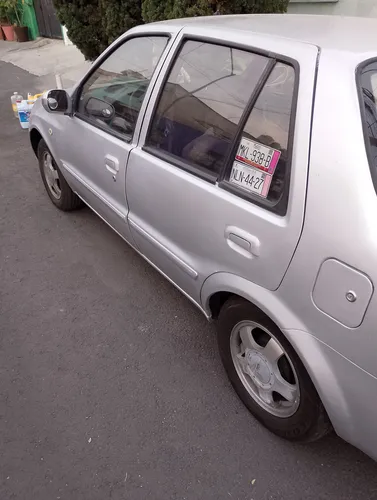 FAW F1 Sedan básico